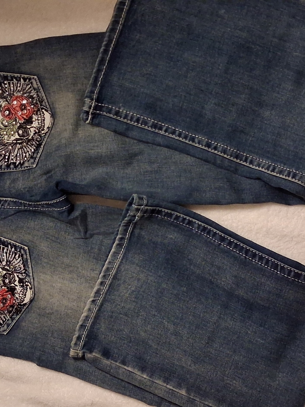 NWT Telepatia Mid Rise Wide Leg Skull Rose Rhinestone Jeans Size 9/29